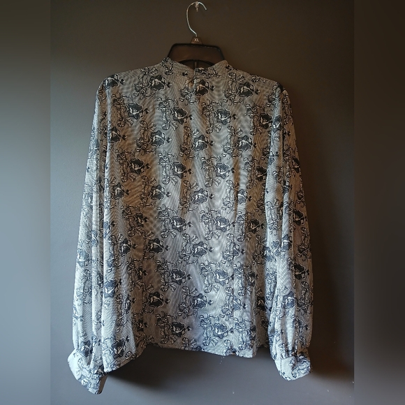 WORTHINGTON WOMENS SIZE XL LONG SLEEVE BLACK AND GRAY BUTTON DOWN TOP - Picture 3 of 3